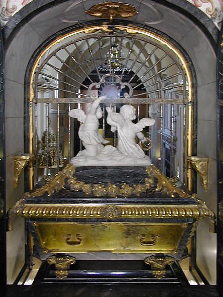 Sepulcro de Santa Teresa | Monasterio de la Anunciación de Nuestra Señora  de Carmelitas Descalzas de Alba de Tormes