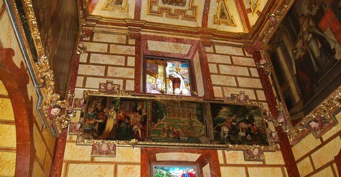 Pinturas en Carmelitas Descalzas, Sepulcro de Santa Teresa